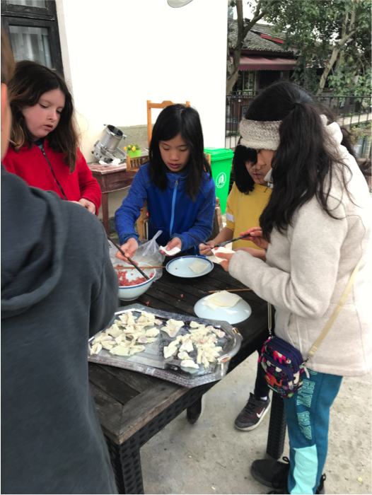  Cooking class. 
