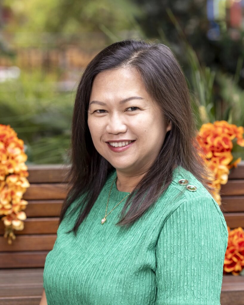 Cindy Su | 蘇玲玉, Registrar & Database Manager