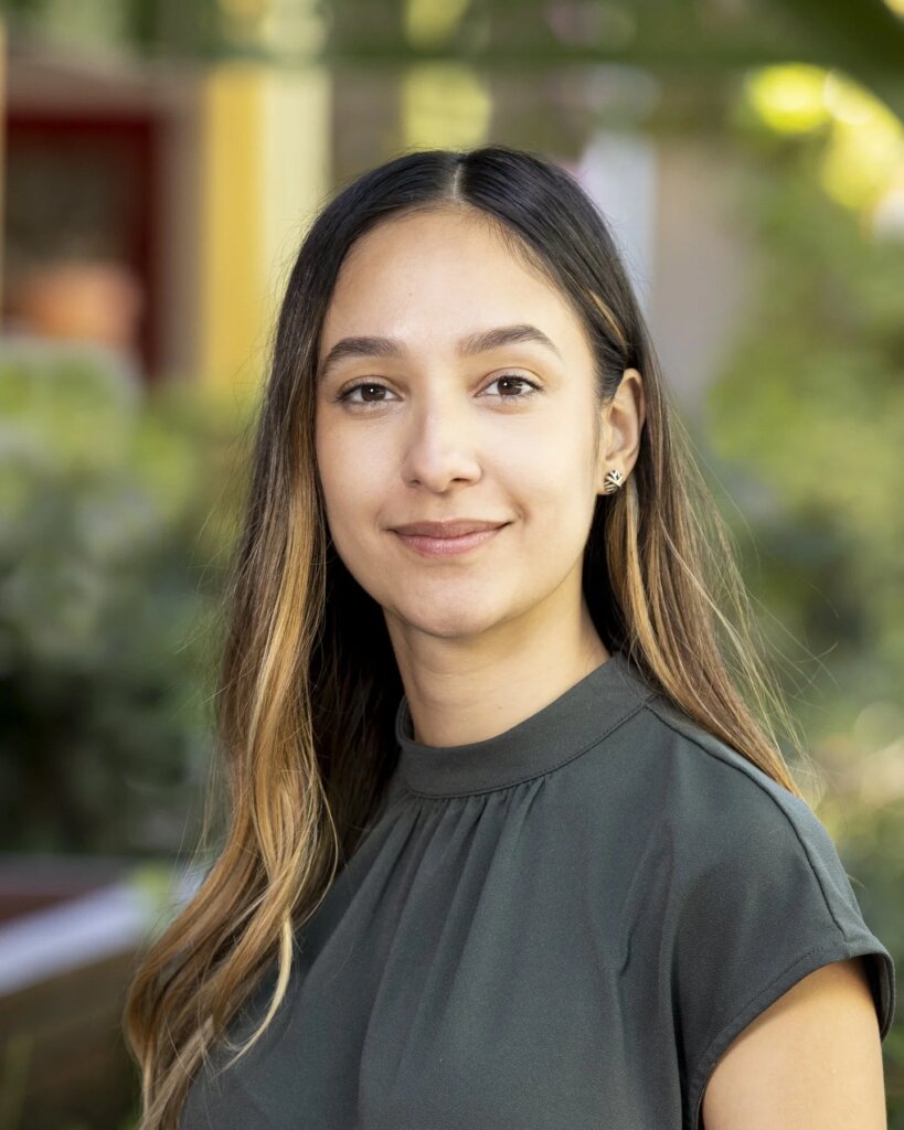 Imalai Castro, English Literacy
