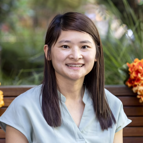 Tina Ho | 何婷, Teacher