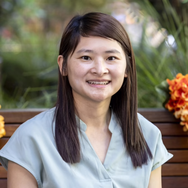 Tina Ho | 何婷, Teacher